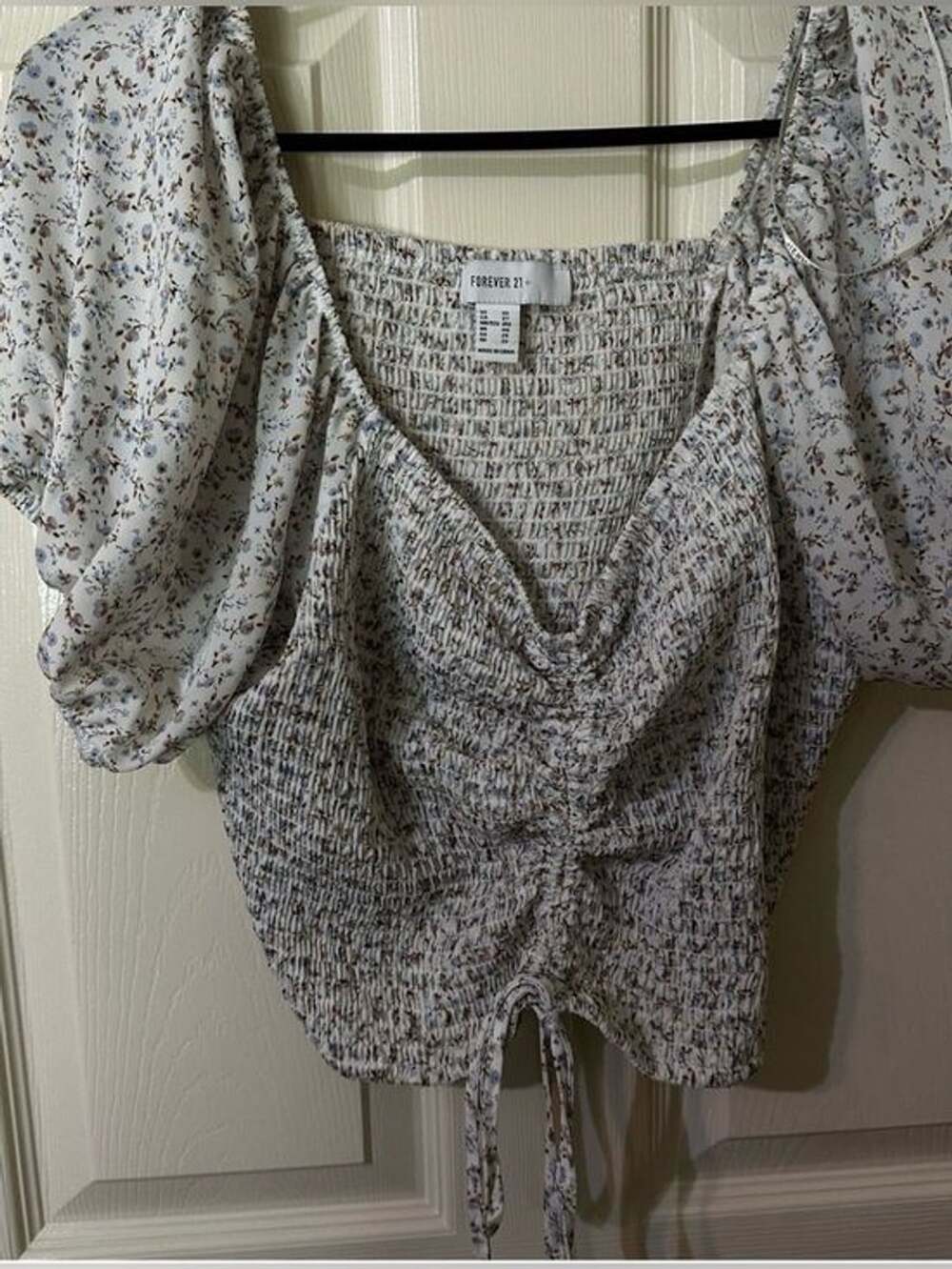 Forever 21 White Floral Ruched Puff-Sleeve Crop Top